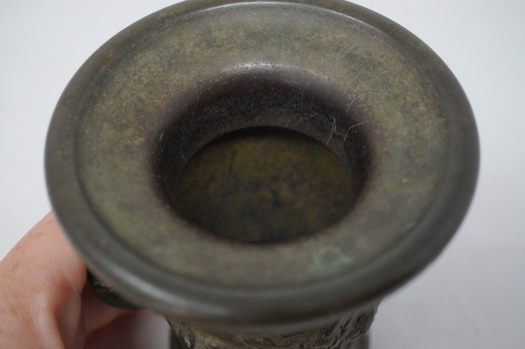 Japanische buddhistische Bronzevase mit detailliertem Drachenbild. Antikes Original aus Japan 1101D8