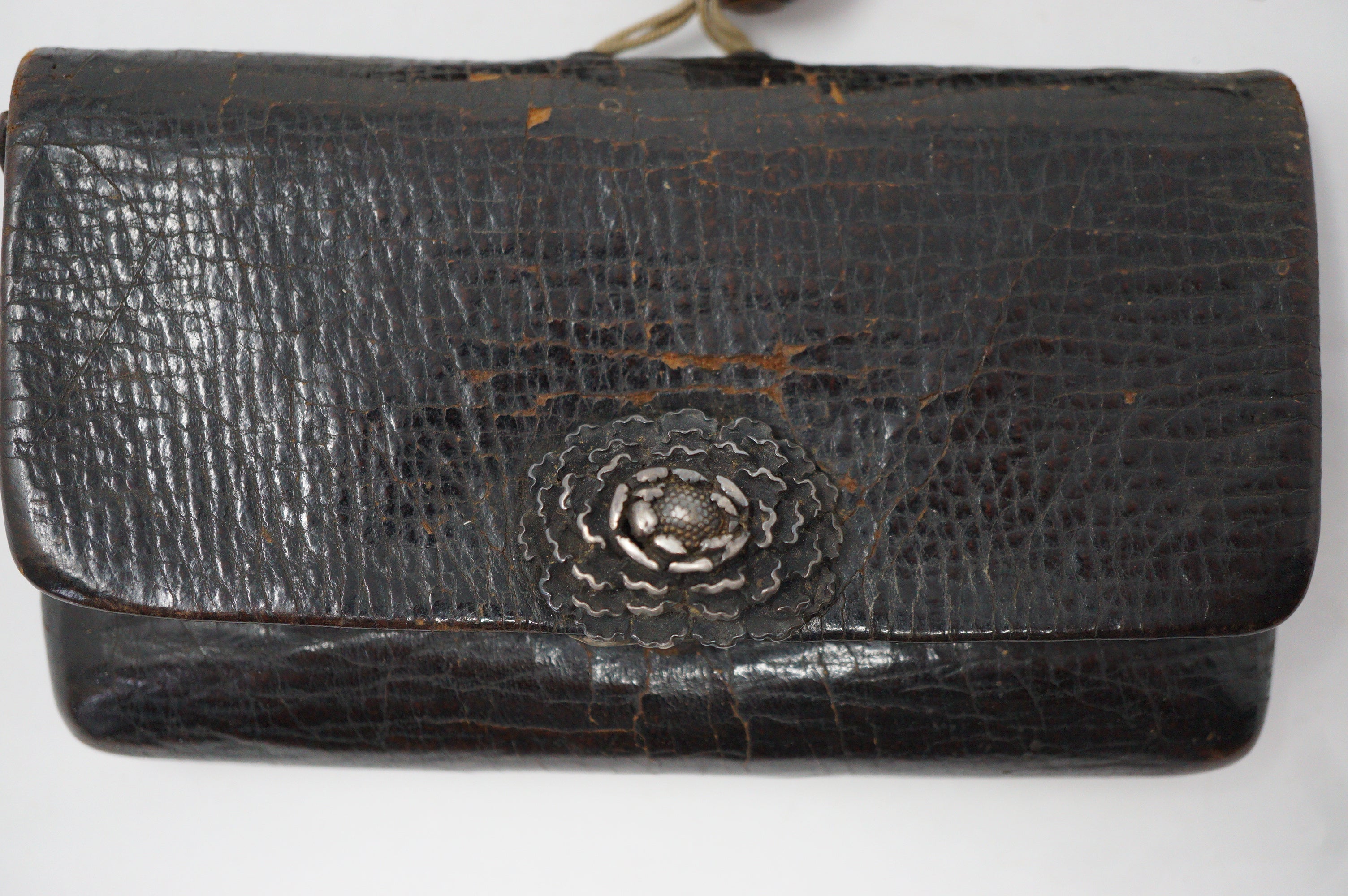 Japanese Antique Tobacco Ire Set with fine  Silver-Maekanagu, Pipe & Lacquered Kiserudzutsu 0204F9