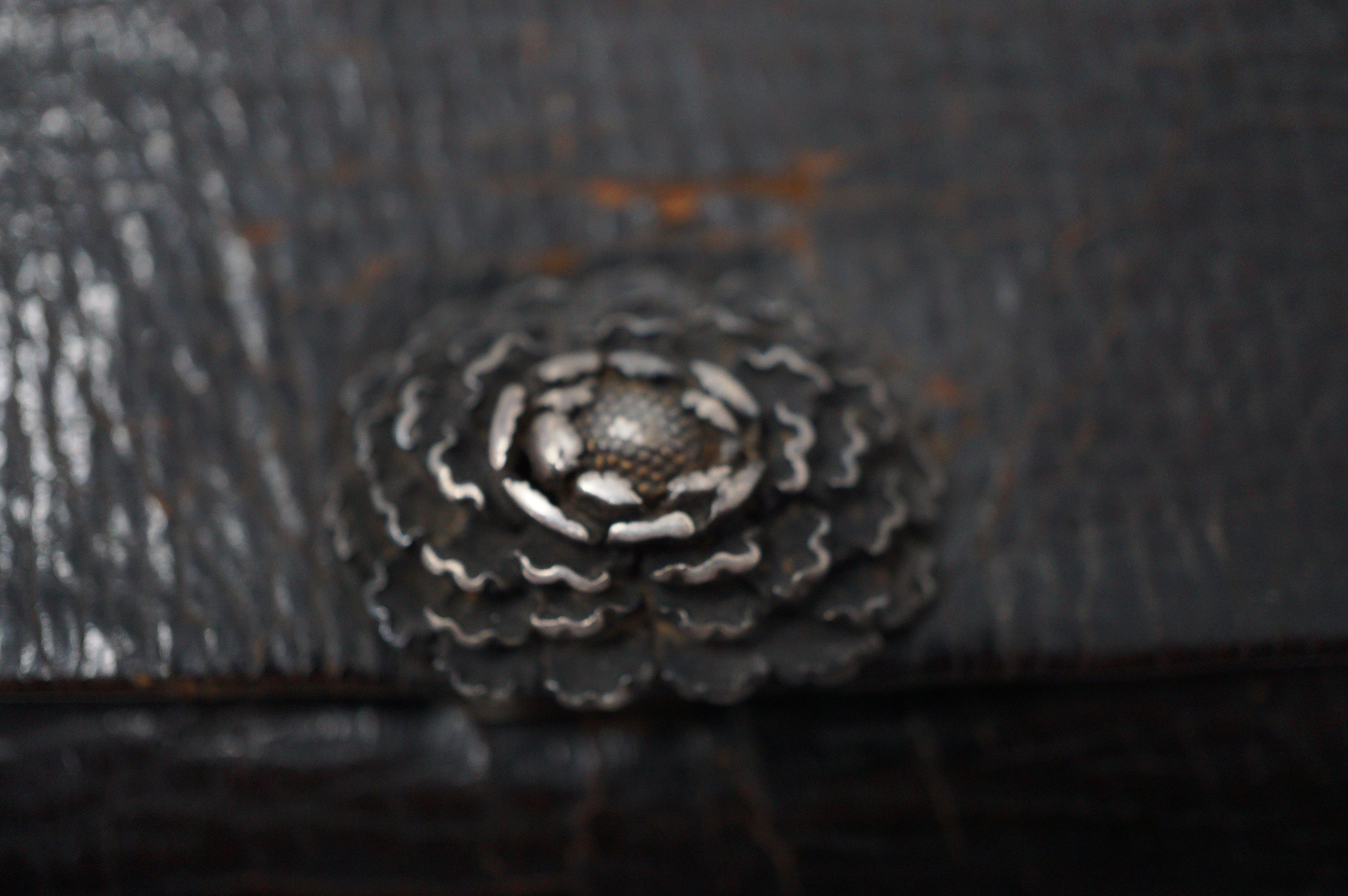 Japanese Antique Tobacco Ire Set with fine  Silver-Maekanagu, Pipe & Lacquered Kiserudzutsu 0204F9