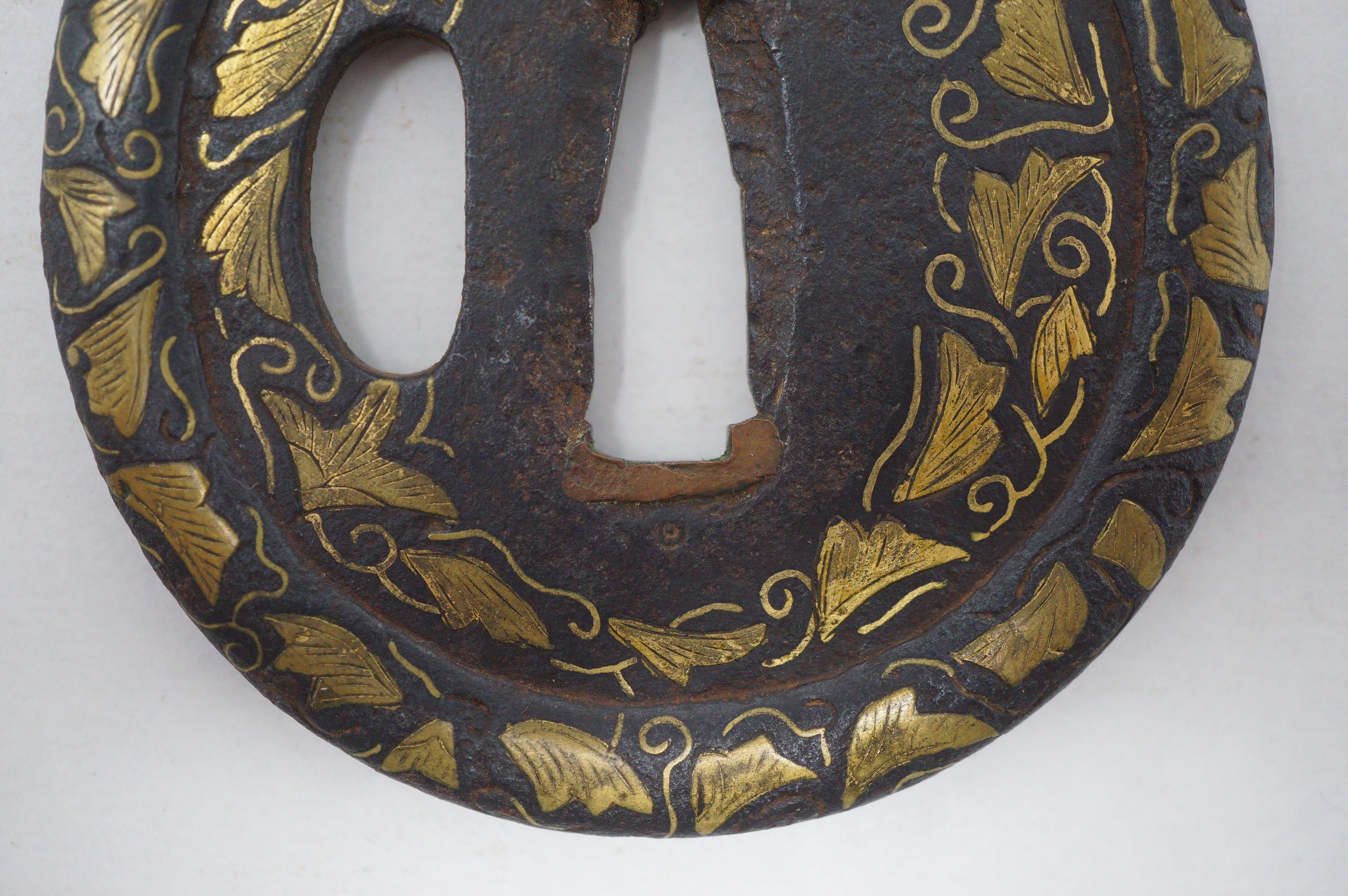 Japanese Tsuba Iron Sword Guard for Katana or Wakizashi with fine Gold Inlays 1201F9
