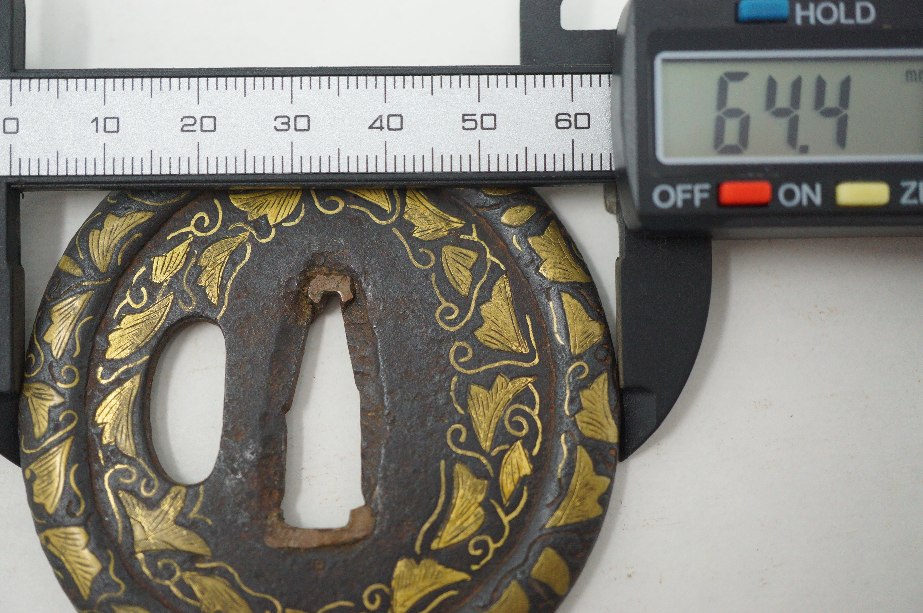 Japanese Tsuba Iron Sword Guard for Katana or Wakizashi with fine Gold Inlays 1201F9