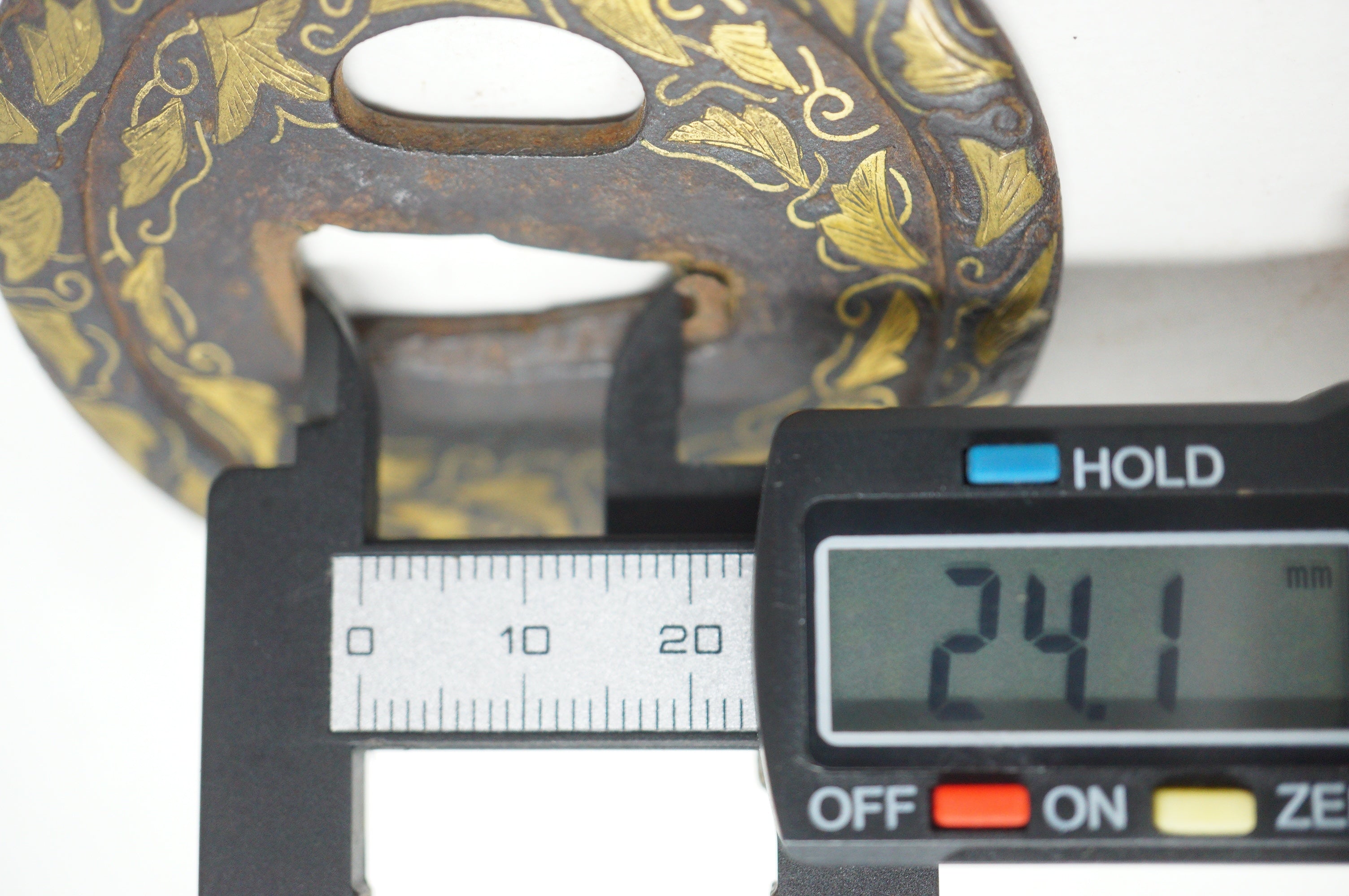 Japanese Tsuba Iron Sword Guard for Katana or Wakizashi with fine Gold Inlays 1201F9