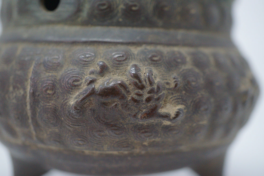 Japanischer buddhistischer Weihrauchbrenner mit Shishi-Löwen-Hund-Figur, antikes Original aus Japan 1101D9