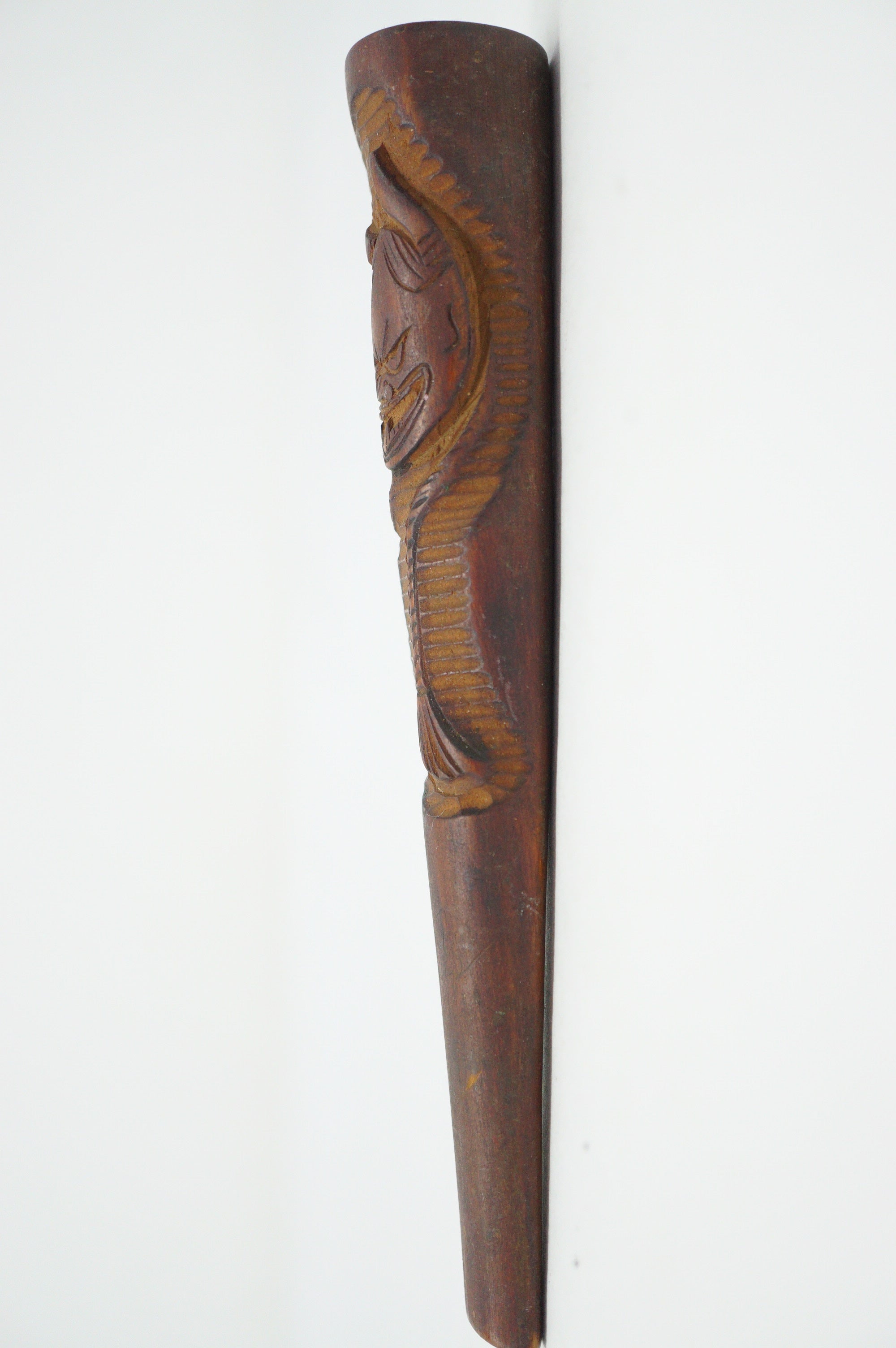 Japanisches antikes Zigarettenmundstück aus Holz mit geschnitztem Hannya-Masken-Design 0507E9