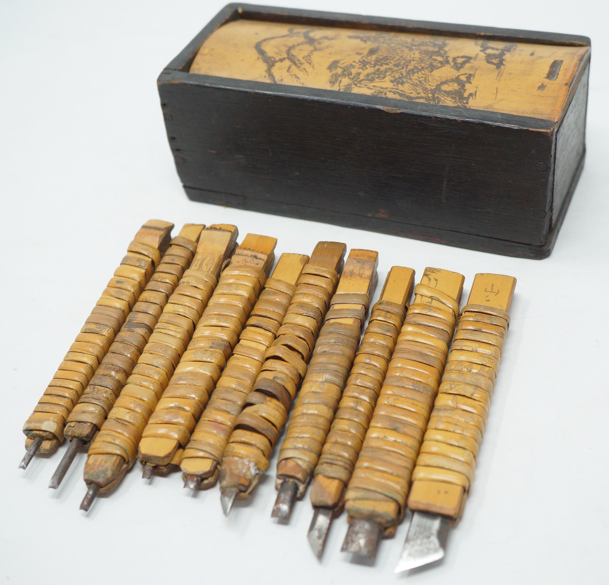 Japanese Vintage Chisel Collection for detailed Woodcarving in original Box 1129D9